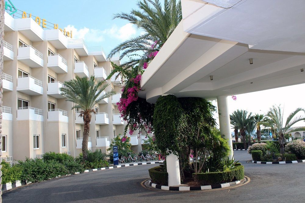 Aloe Hotel Paphos Exterior foto