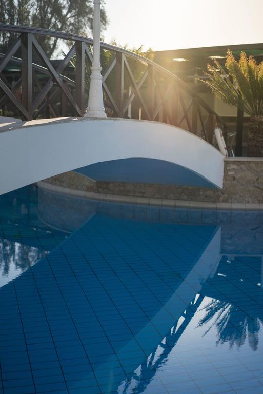 Aloe Hotel Paphos Exterior foto
