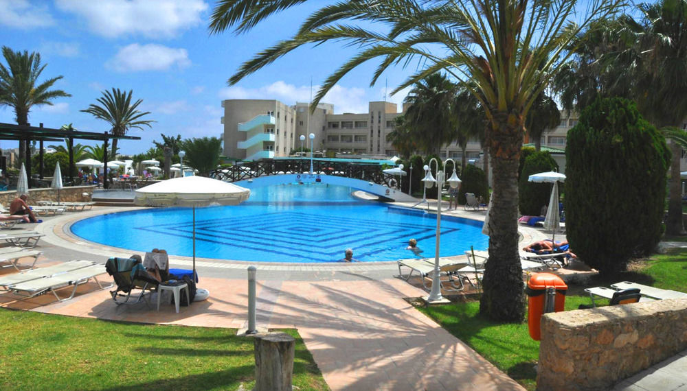 Aloe Hotel Paphos Exterior foto