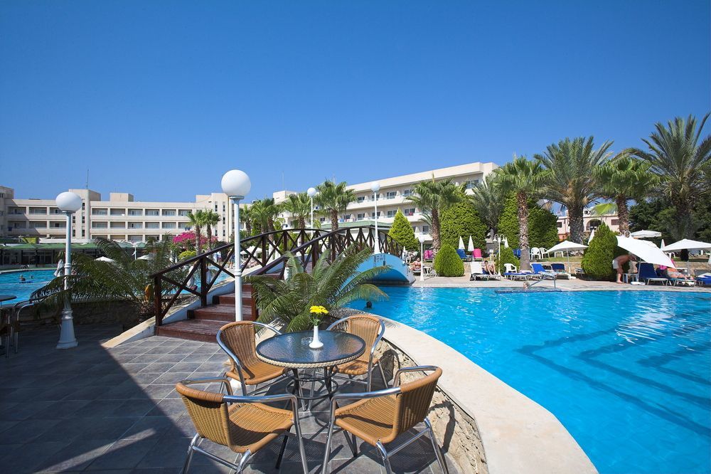 Aloe Hotel Paphos Exterior foto