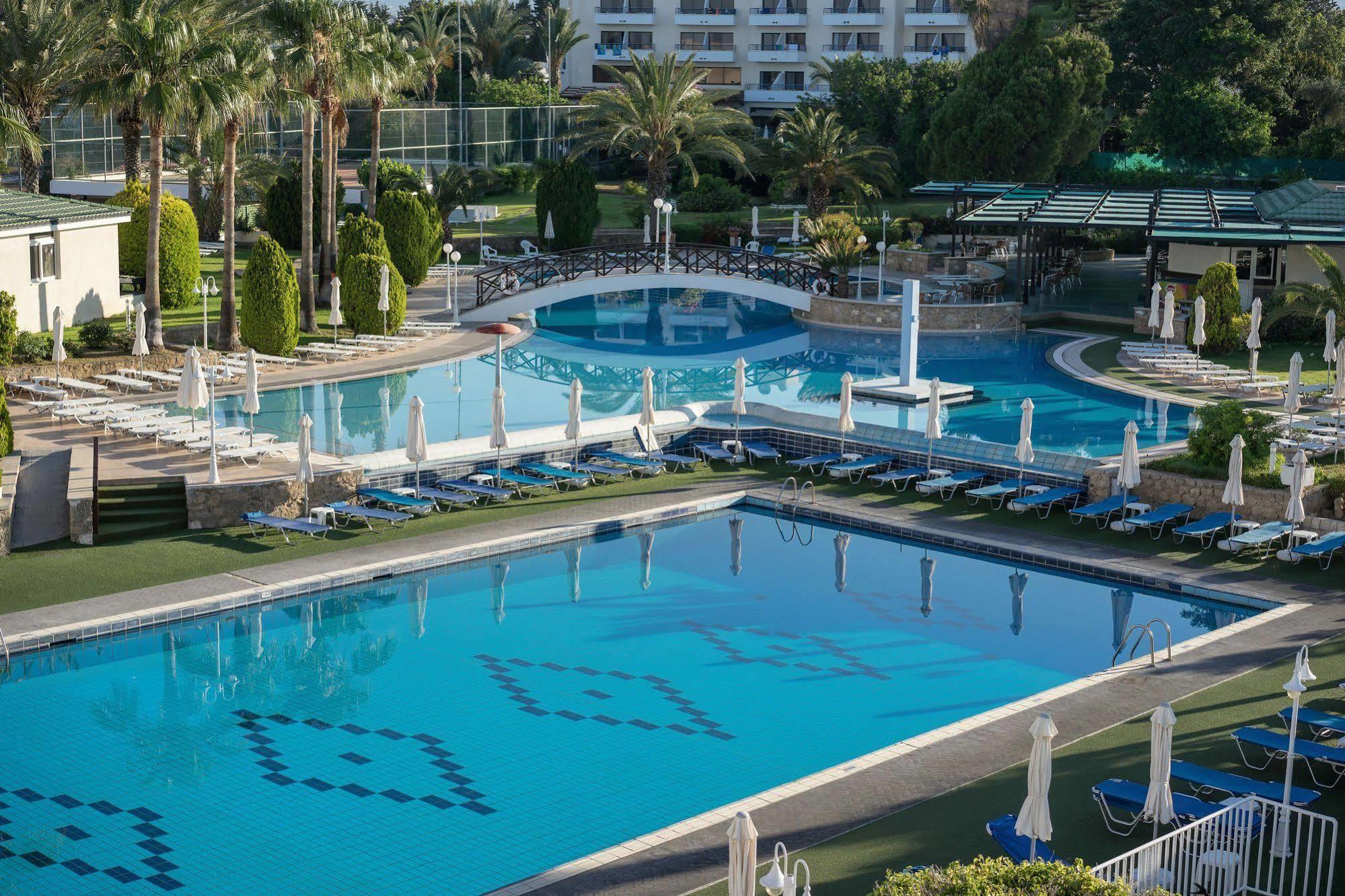 Aloe Hotel Paphos Exterior foto